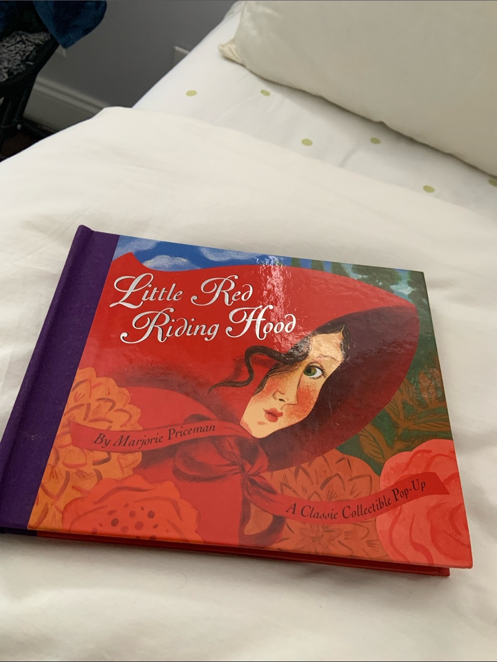 Retro Little Red Riding Hood Pop-Up Book - Red